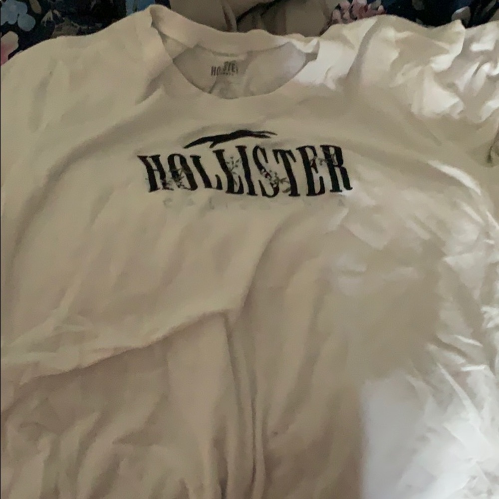 Hollister tee